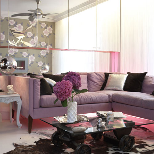 Desain interior nuansa ungu untuk yang pecinta warna violet